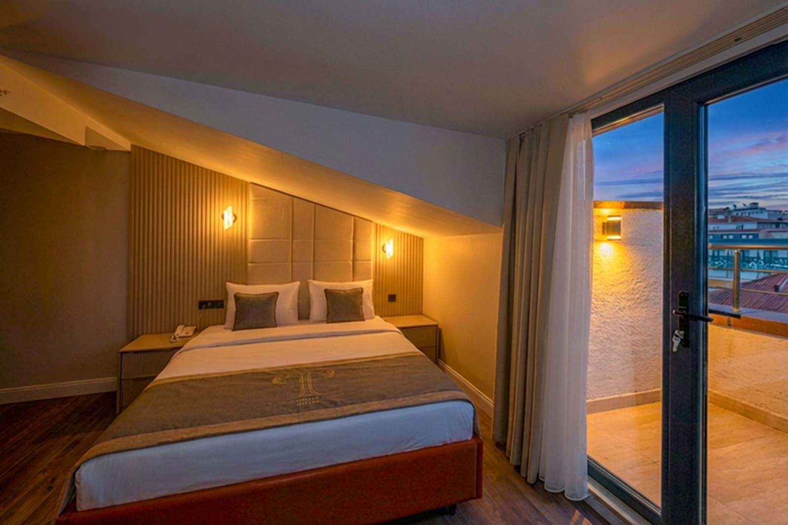 Twin Room with Balcony